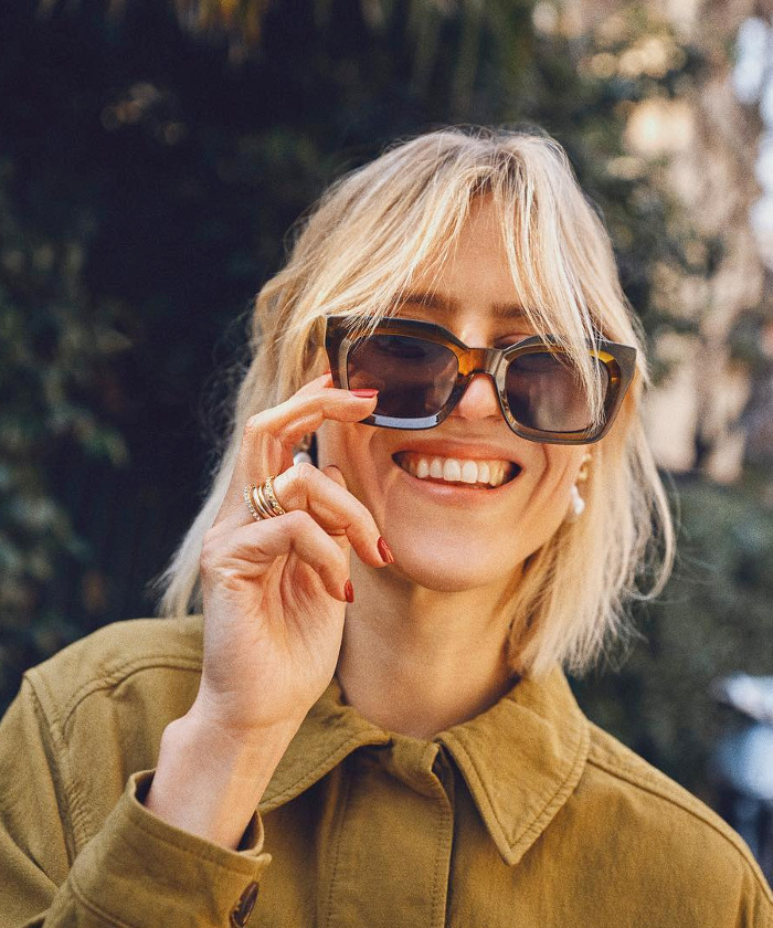 Accessoires sophistiqu�s + v�tement d'inspiration utilitaire = le bon mix