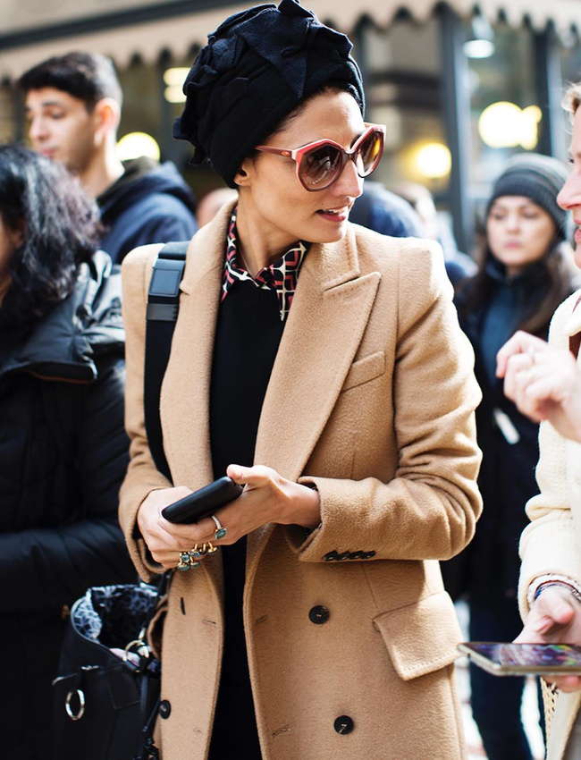 Turban + blazer masculin = le bon mix