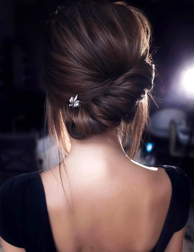 Oui aux variations autour du chignon coiff�/d�coiff� !