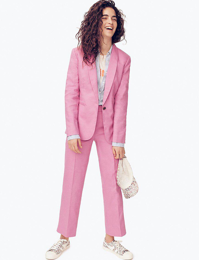 Le costume rose, le must have du printemps 2019 ?