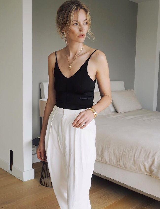 Body �chancr� + pantalon large = le bon mix