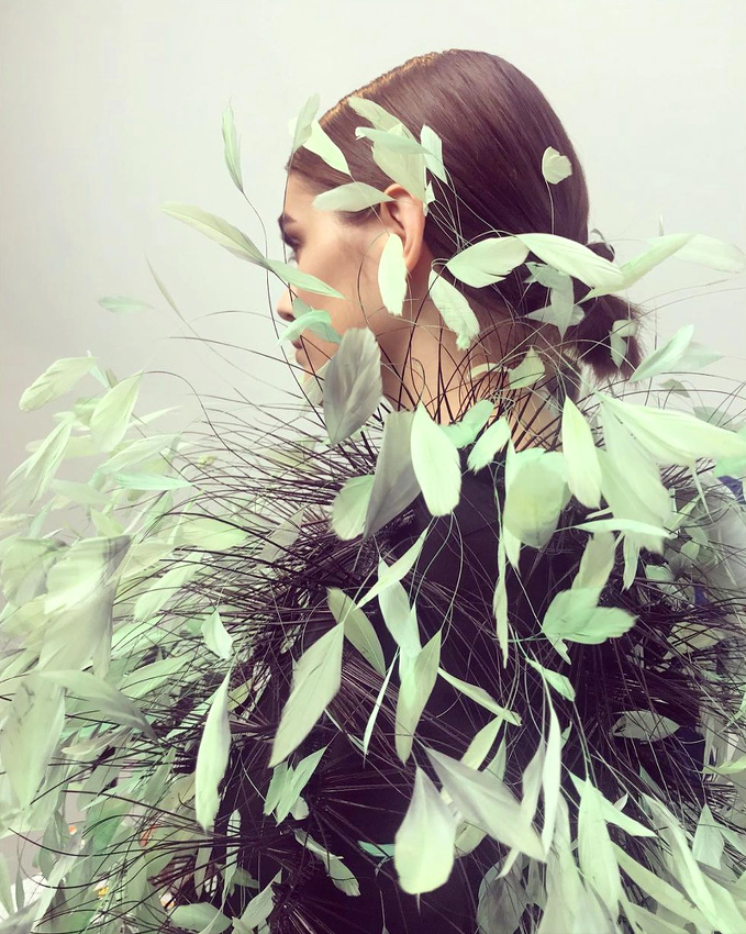 La t�te dans un nuage de plumes...