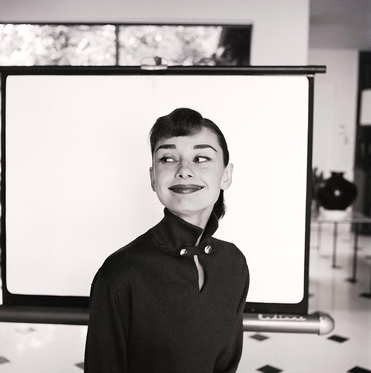 L'espi�glerie faite femme...