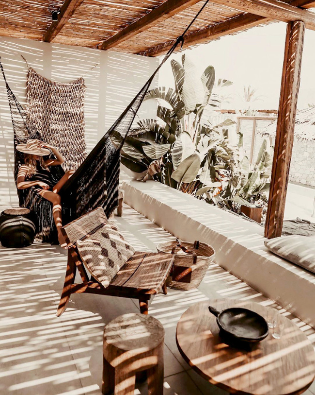 Hamac + maxi plantes vertes = le bon mix