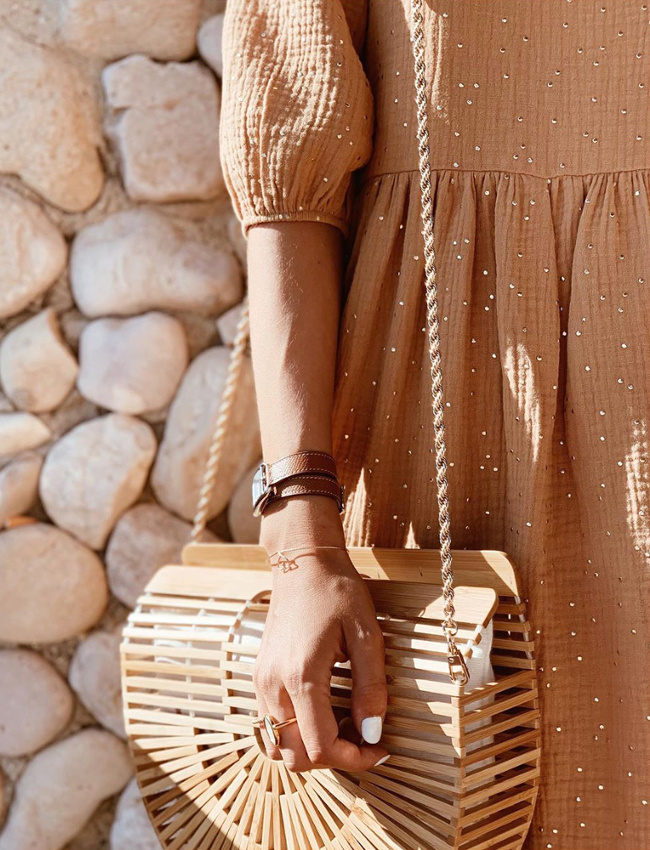 Pois dor�s + fines lattes de bois clair + vieux rose = le bon mix