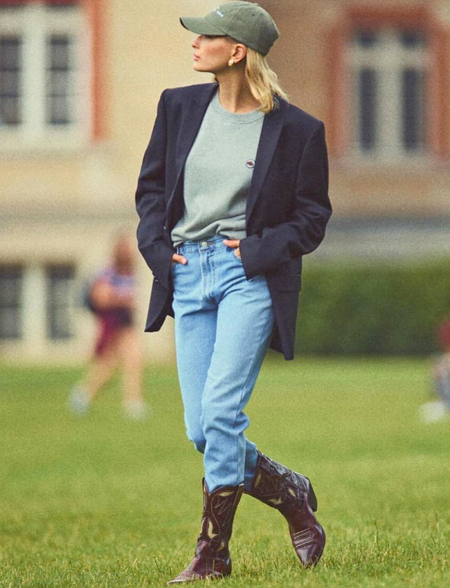 Quand Hailey Baldwin s'inspire d'un look iconique de la princesse Diana !