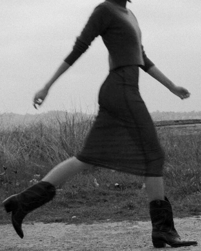 Port�es avec simplicit�, les santiags gagnent en impact