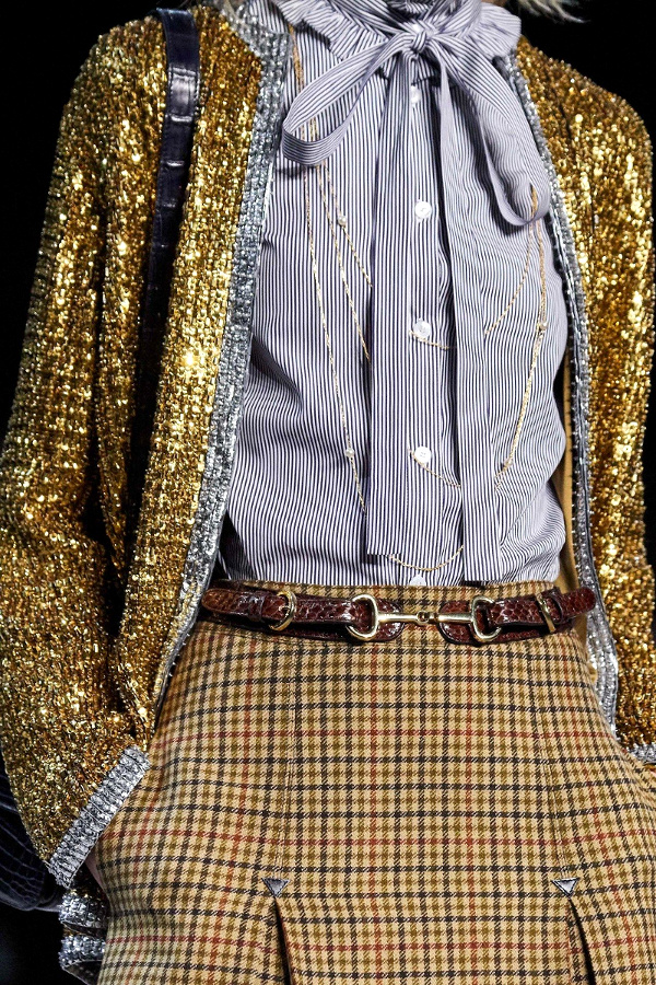 Sequins dor�s + fines rayures + carreaux british = le bon mix