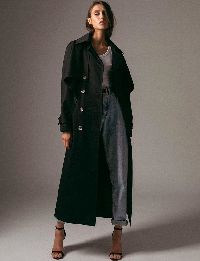 M�lant volume androgyne, sandales d�nud�es et marcel ultra moulant, ce look a tout bon !