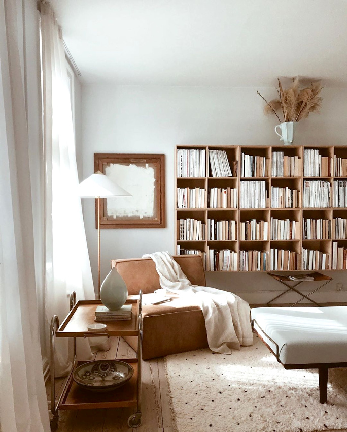 Des livres, des teintes douces, un fauteuil confortable... what else ?