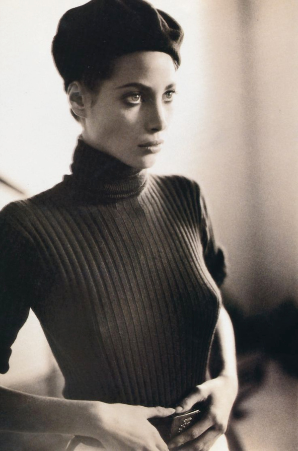 Fin pull c�tel� + b�ret + smoky eye = le bon mix