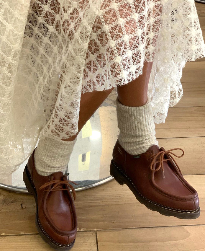 Dentelle d�su�te + cuir masculin = le bon mix