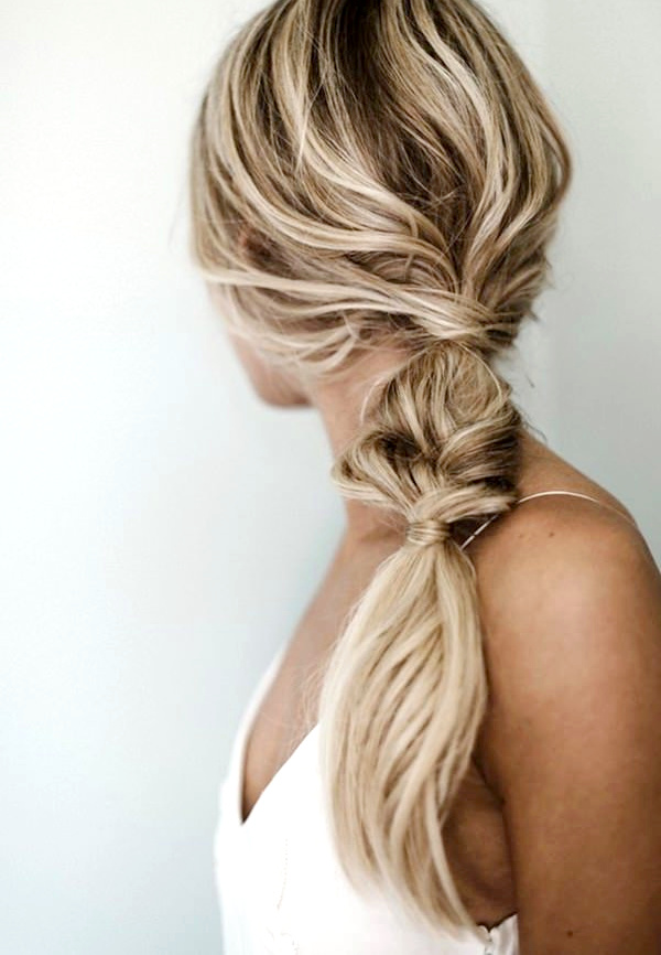 Tresse + queue de cheval = le bon mix