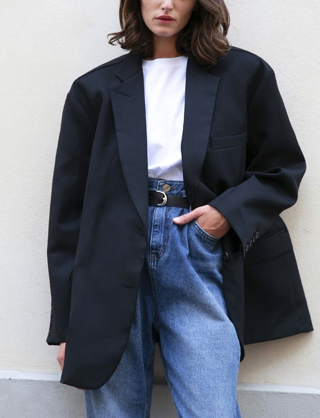 Le blazer oversize continue de faire des �mules...