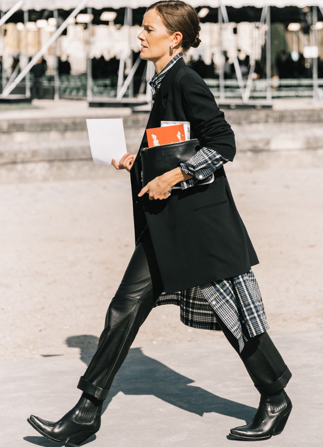 Oui � la chemise de b�cheron port�e en mode rock/conceptuel !