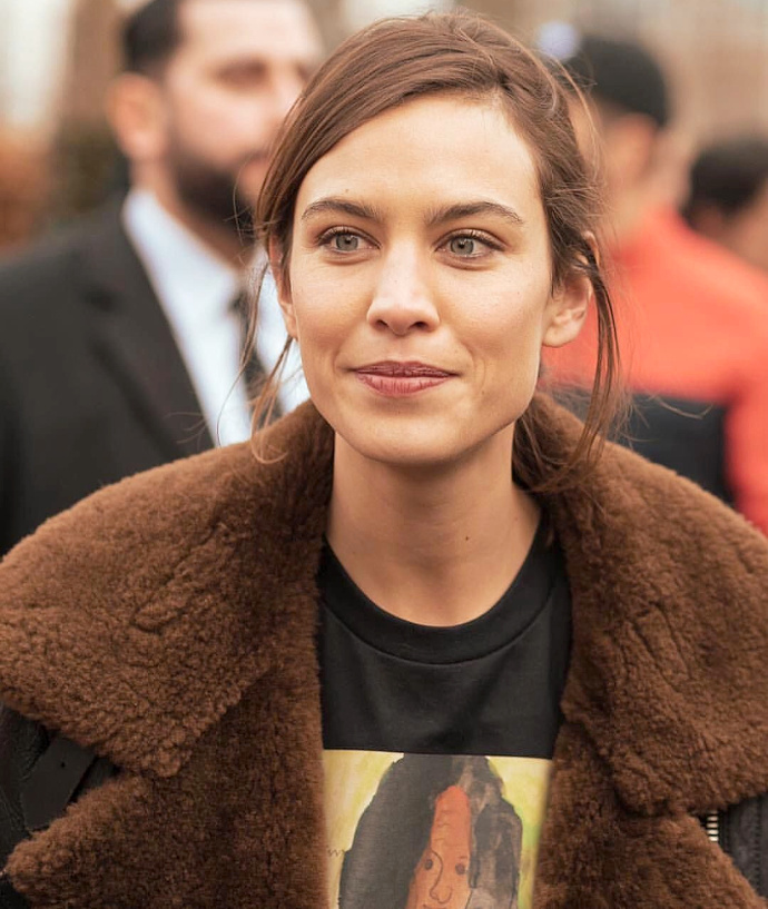 Blouson aviateur oversize + make up naturel + tee-shirt imprim� = le bon mix