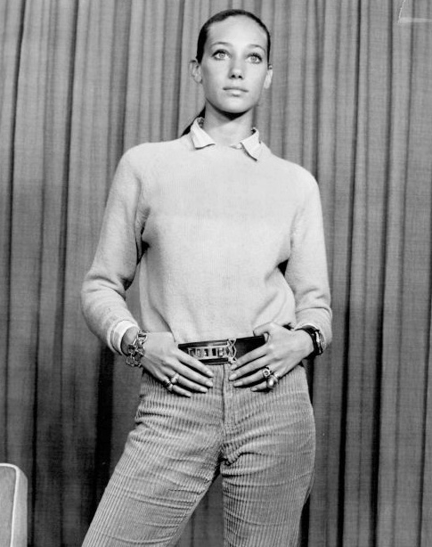 Wanted : un pantalon taille haute en velours c�tel� !