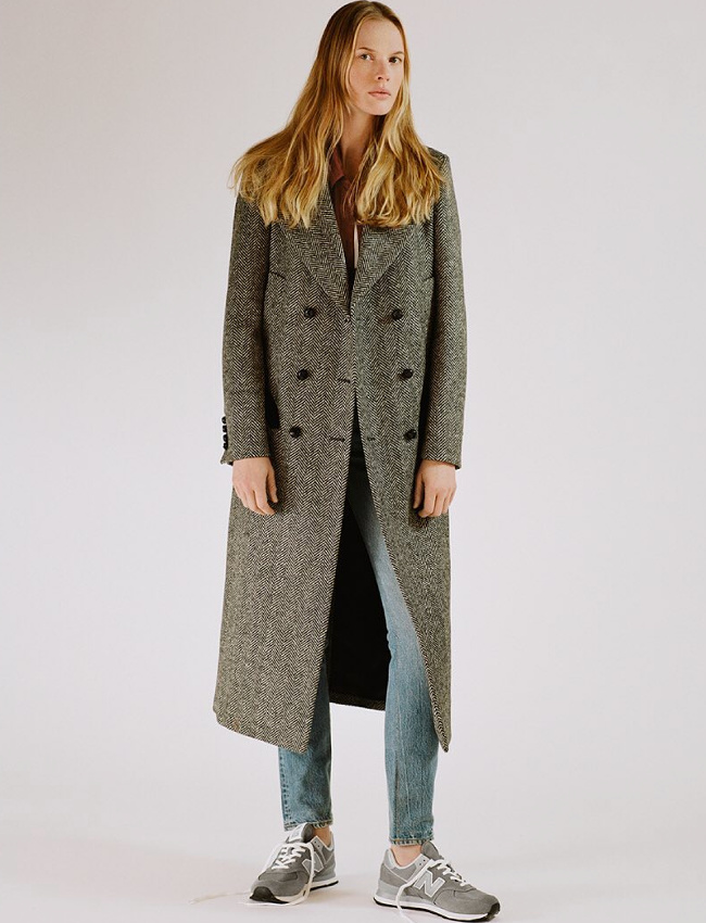 Pardessus gris chin� parfaitement coup� + New Balance grises = le bon mix