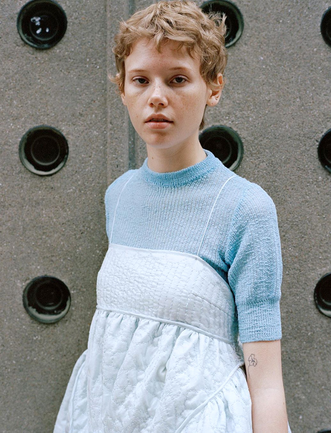 Robe � fines bretelles + petit pull fin = le bon mix