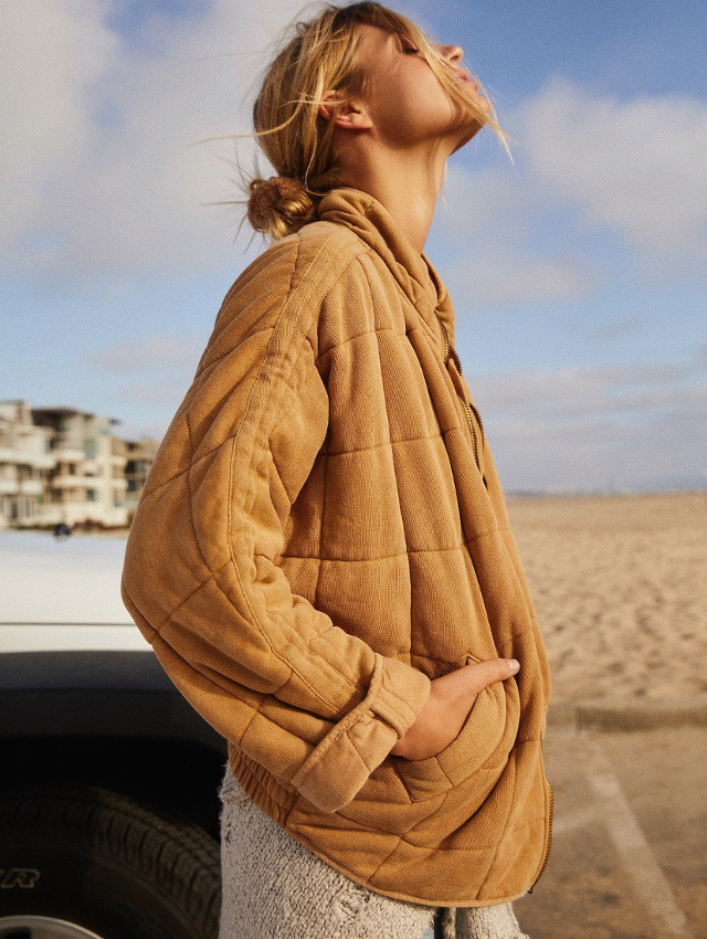 Wanted : un blouson matelass� ocre l�g�rement large