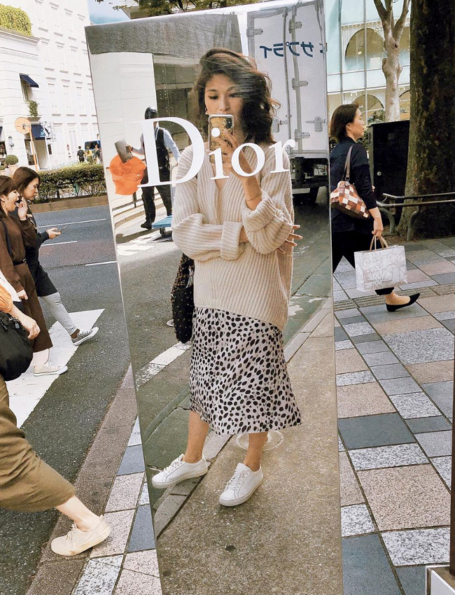 La photo devant un miroir sigl�, ou comment passer pour une �g�rie Dior !