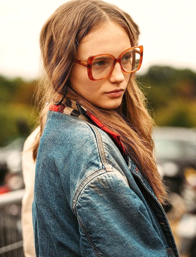 M�lant saveur r�tro et volume oversize, ces lunettes de vue ont tout bon !
