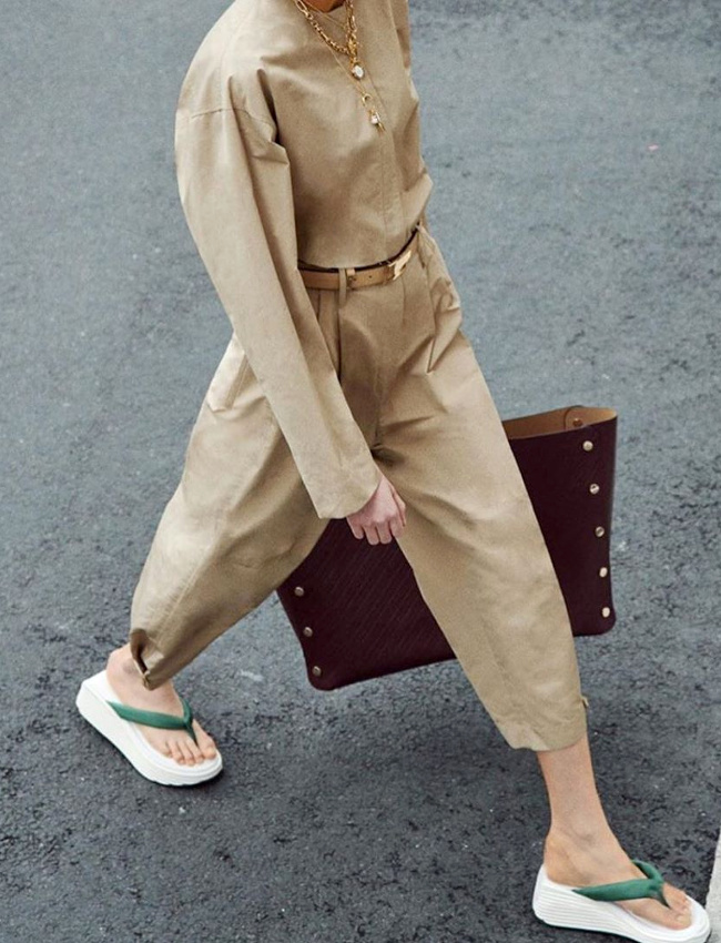 Oui au mix and match entre twist beachwear et look n�o-classique !