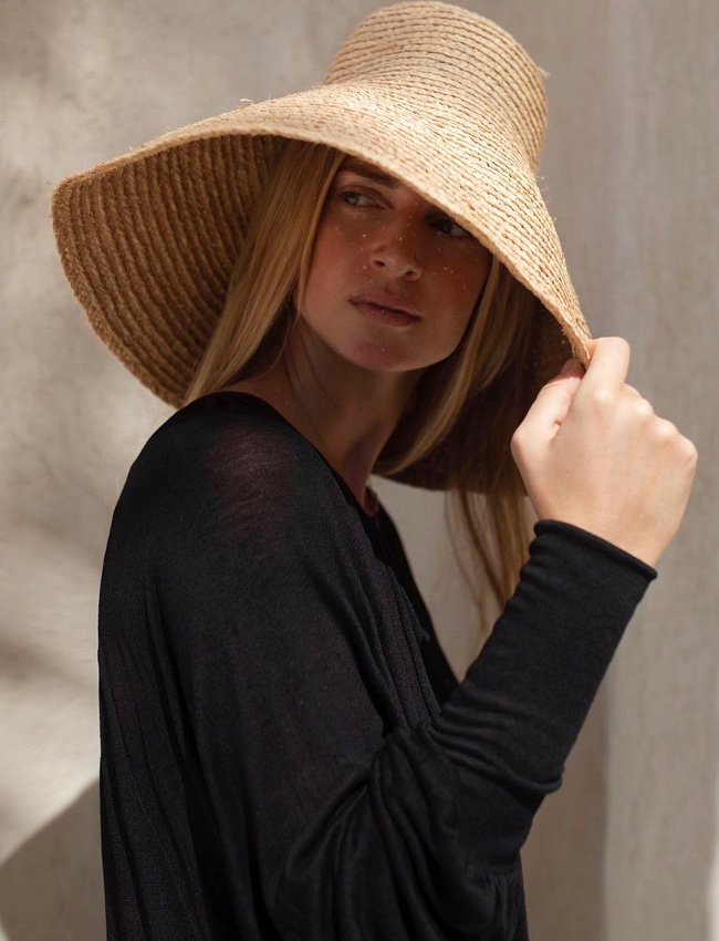 Le chapeau de paille � larges bords, la plus efficace des protections solaires !