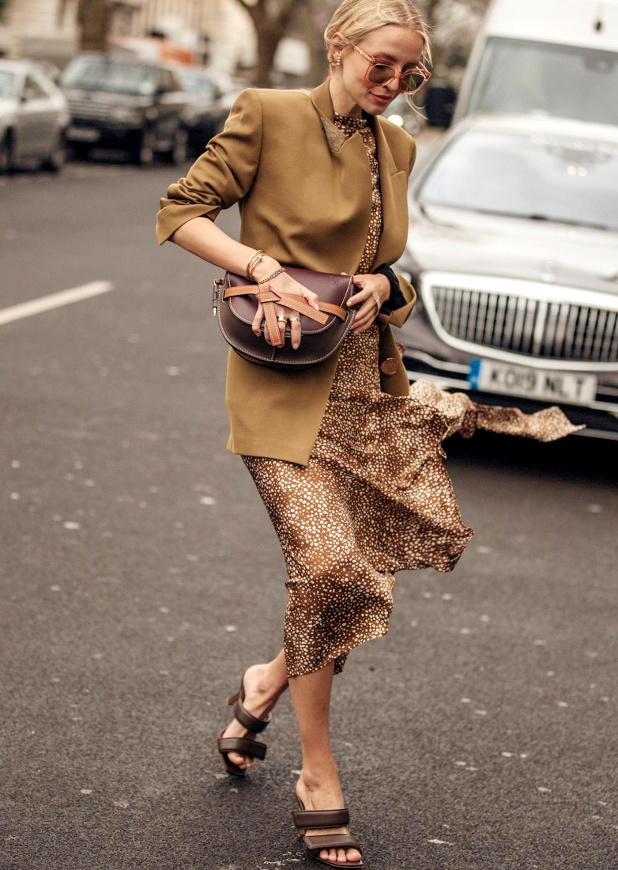 Oui aux cama�eux de marron aux accents chics et contemporains !