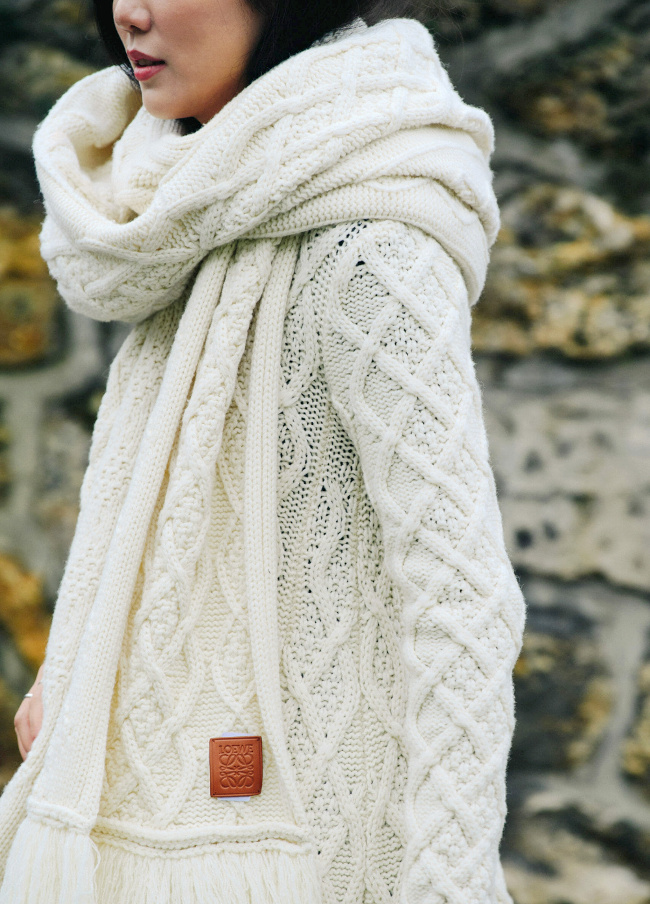 Oui au twin set �charpe/pull !