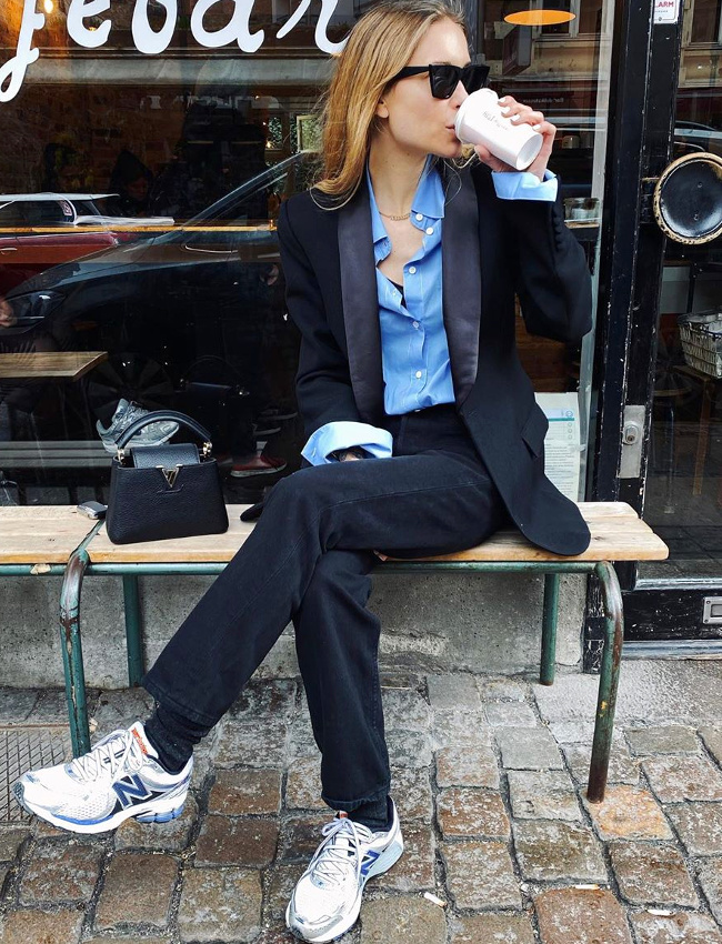 Haut chic + bas casual sporty = le bon mix