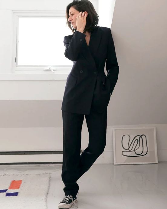 Oui au costume port� de mani�re d�contract�e !