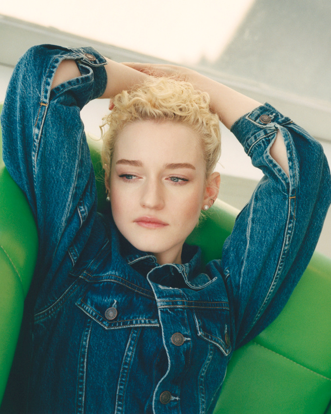 Blouson en jean brut + perles = le bon mix