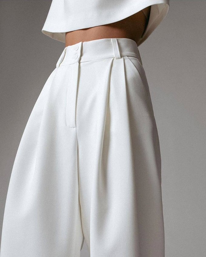 Wanted : un pantalon tr�s large � pinces !