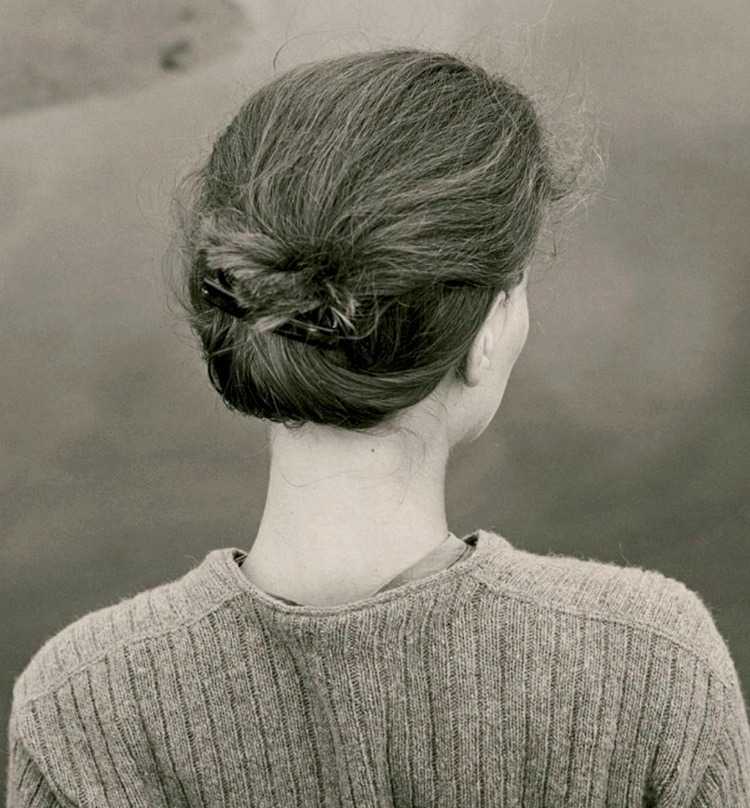 La nuque d'une femme, l'�picentre de sa sensualit�...