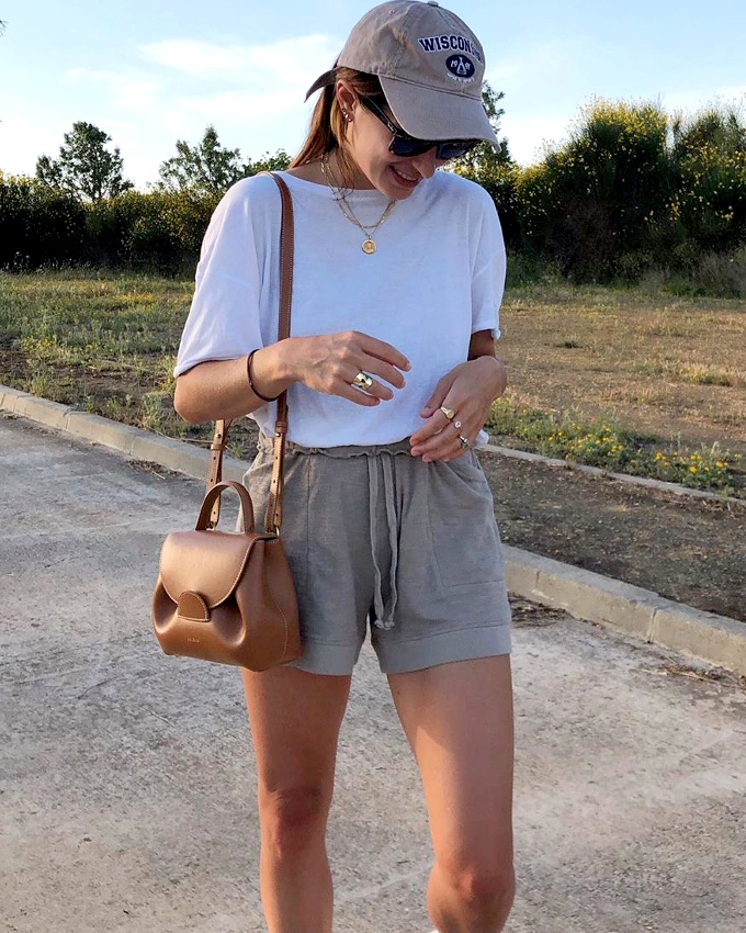 �viter le no-look tout en s'habillant casual... tout un art !