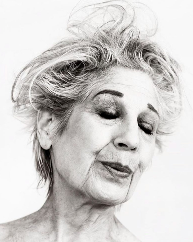 Respirant la libert� et l'espi�glerie, ce portrait appelle � embrasser notre propre unicit�