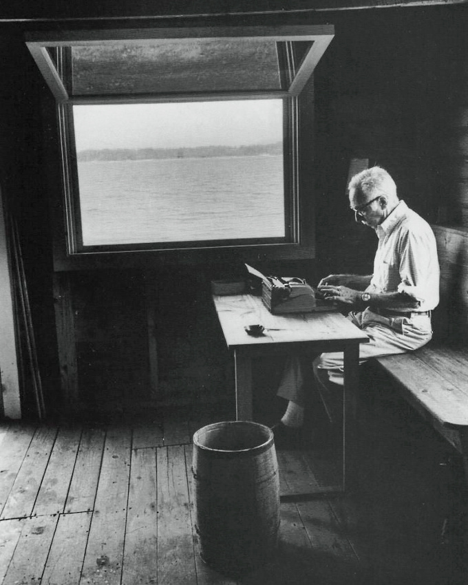 L'imagination ne s'�panouit jamais mieux que dans le d�pouillement...