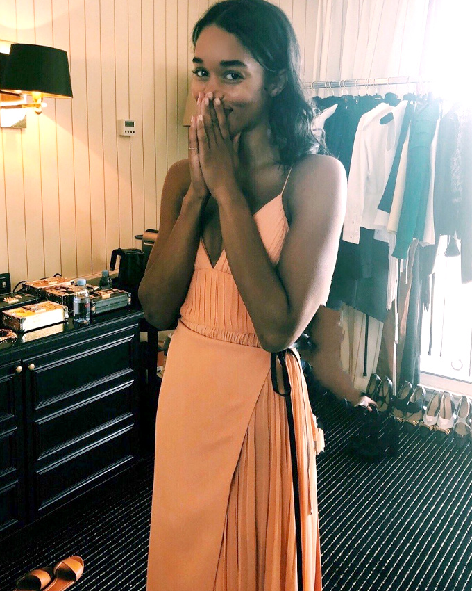 Rien de tel qu'un zeste de fra�cheur espi�gle pour sublimer une robe du soir !