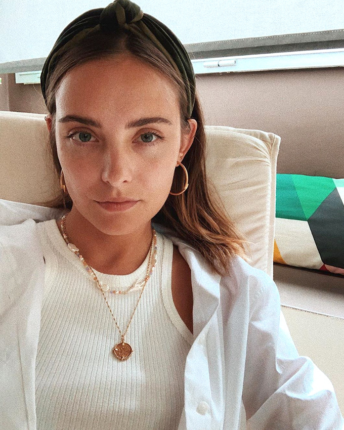 Marcel d�coup� sportswear + serre-t�te turban = le bon mix