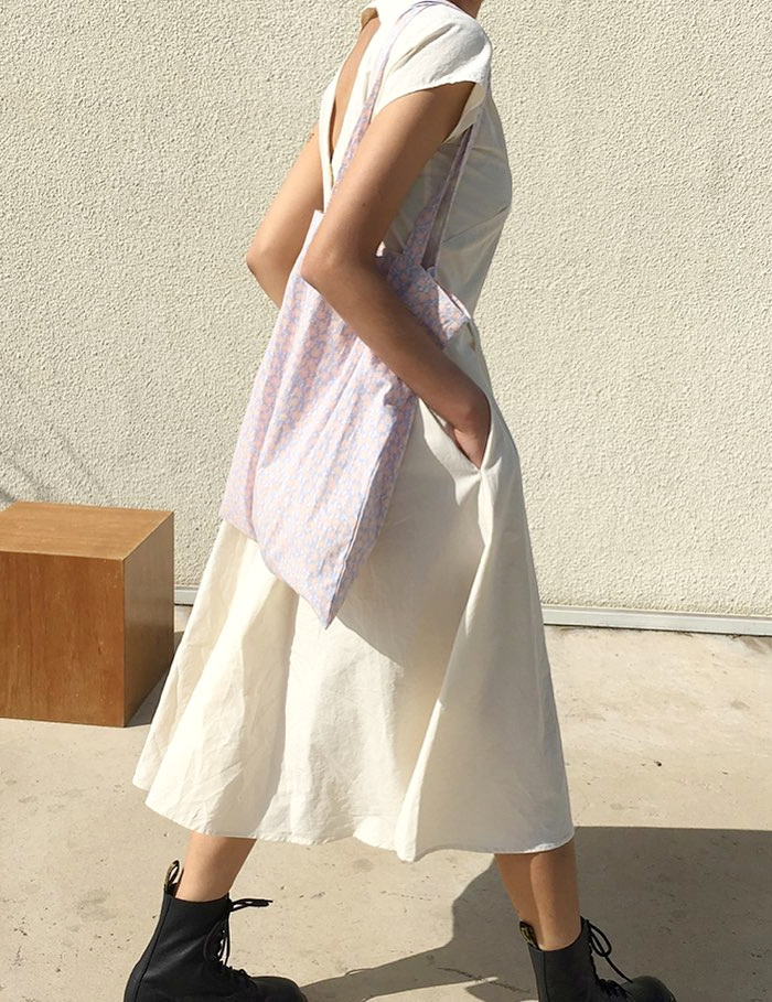 Robe midi tr�s subtilement r�tro + Doc Martens = le bon mix