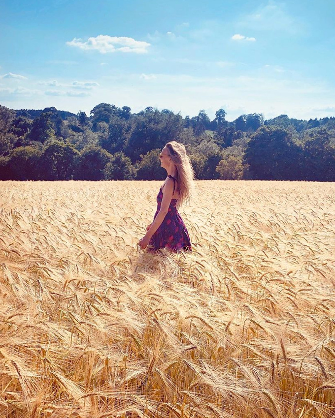 Champ de bl� + robe estivale = le bon mix