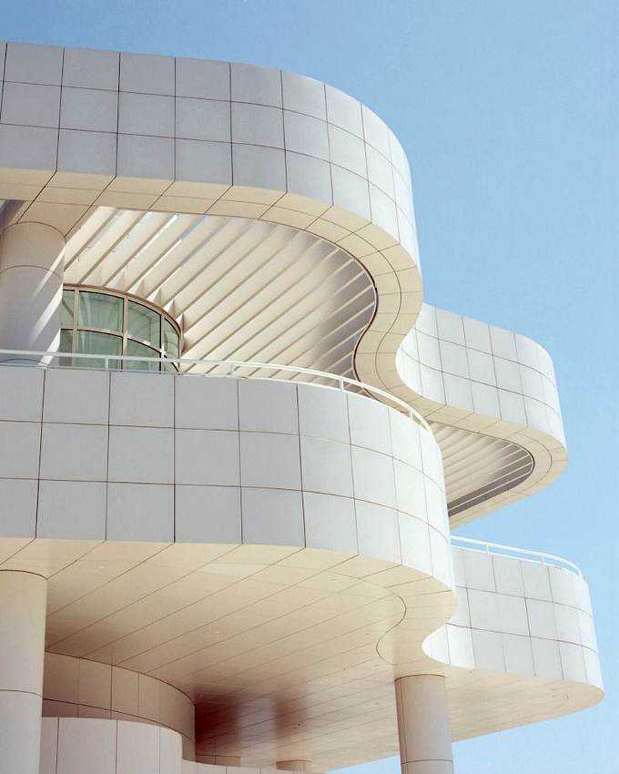 Larges carreaux + ondulations + blanc immacul� = le bon mix