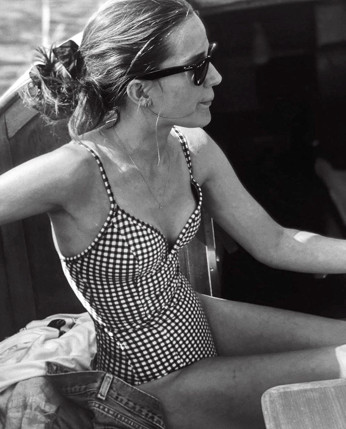 Oui aux maillots une pi�ce ayant de la tenue !