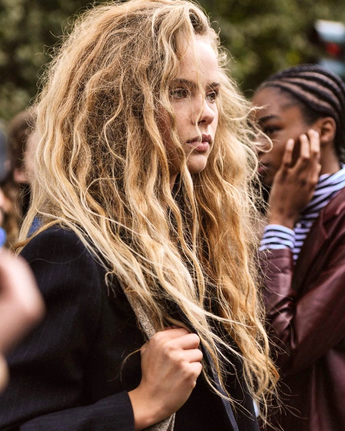 La crini�re de lion sied bien � la jeunesse !