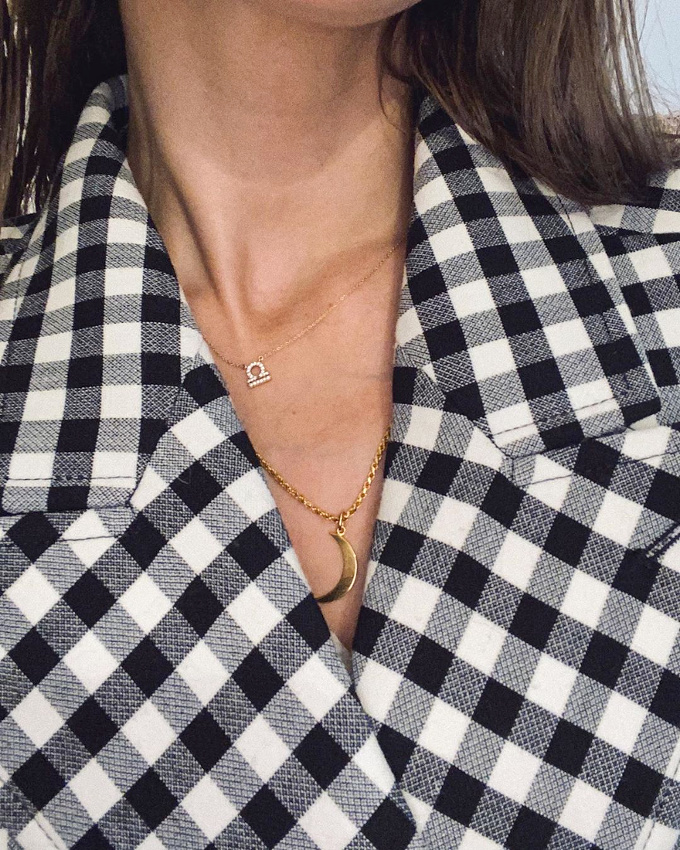 Oui aux duos mariant vichy et d�licats bijoux dor� !