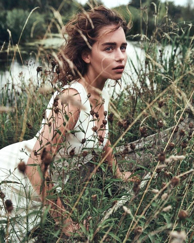 Le ch�tain dor� sied bien � la reine des dragons...