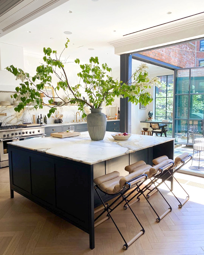 Traiter les branchages arrach�s par le vent en tant que bouquets de fleurs � part enti�re : une bonne id�e � reproduire !