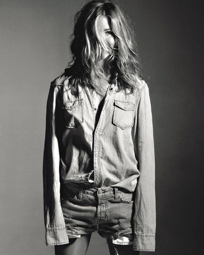 Le total look denim fonctionne �galement tr�s bien en �t� !