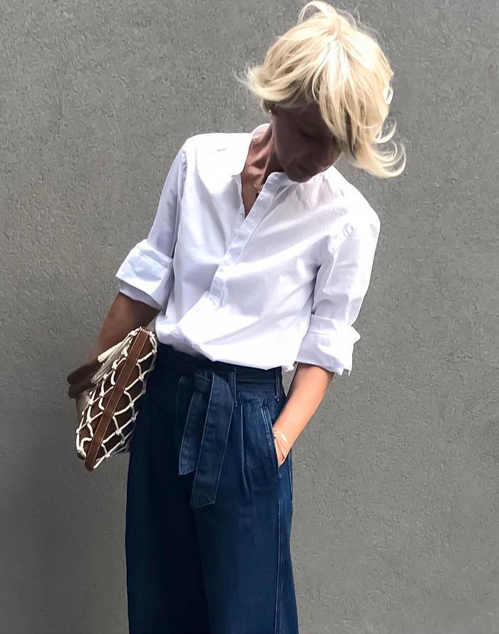 M�lant gr�ce naturelle, pi�ces simples de qualit� et cheveux indompt�s, ce look a tout bon !